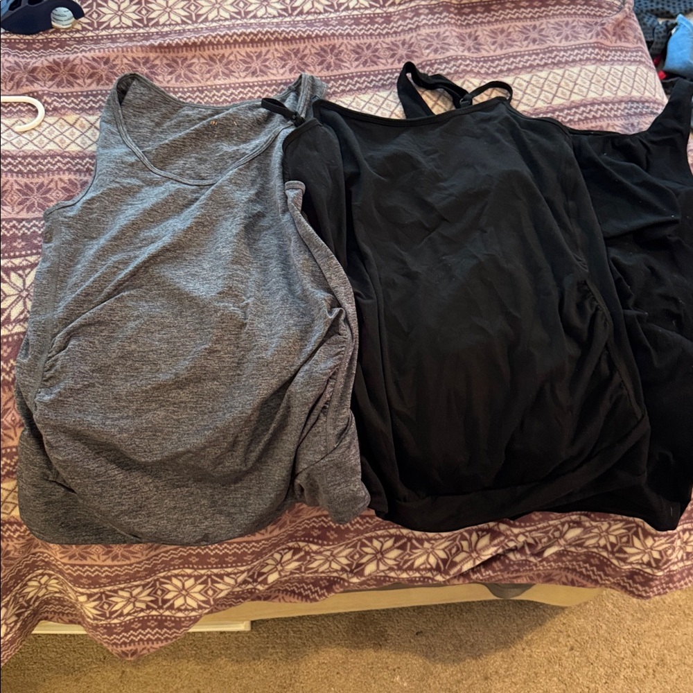 Bundle 3 maternity tanks. Size M/L